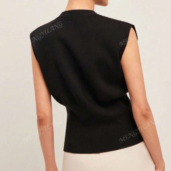 Knit vest with Gold Button. Black. NWT. Size Medium. - Picture 3 of 5